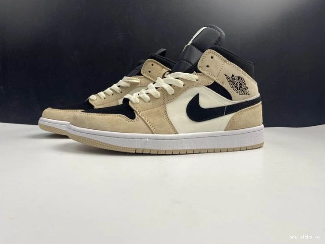 Cheap Jordan Air Orange' 1 -800 'Barely BQ6472 Mid 0822
